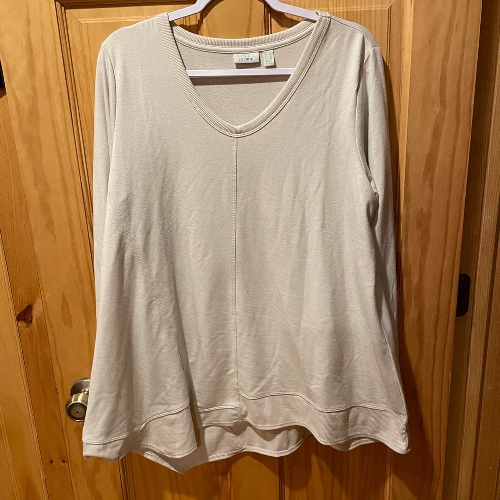 LOGO Lounge Size L Ivory French Knit Pullover Shirt  used in good condition